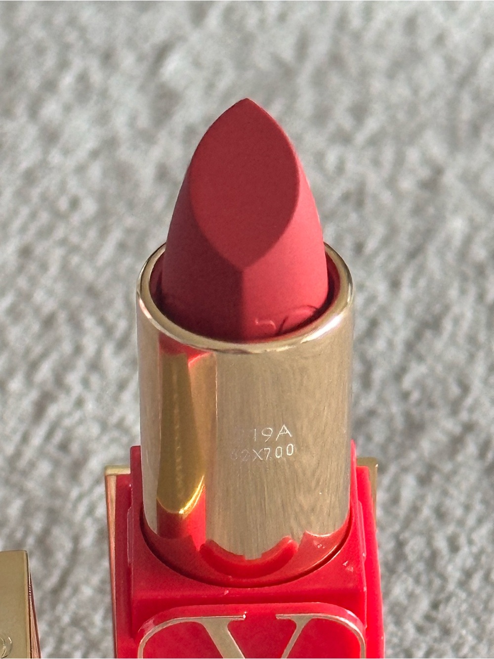 Rosso Valentino Matte Lipstick in Star Studded - Picture 4 of 6